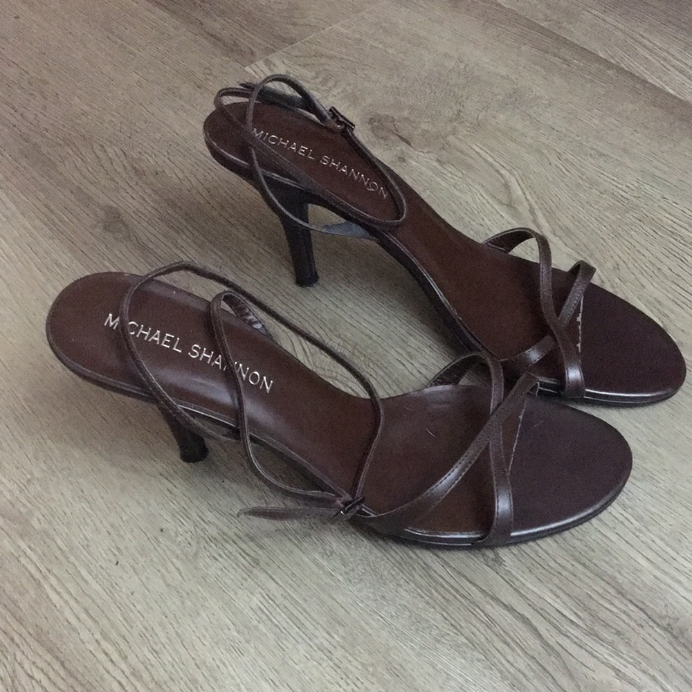 Michael Shannon Brown Strappy Leather Sandals & Travel Bag
Size 9 - Picture 3 of 13